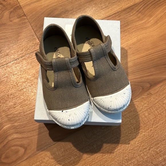 Children Chic Shoes - Picture 2 of 4